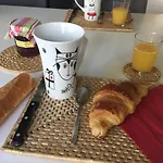 La Pindiere مكان تخييم 3*