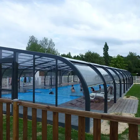 Campsite La Pindiere 3*