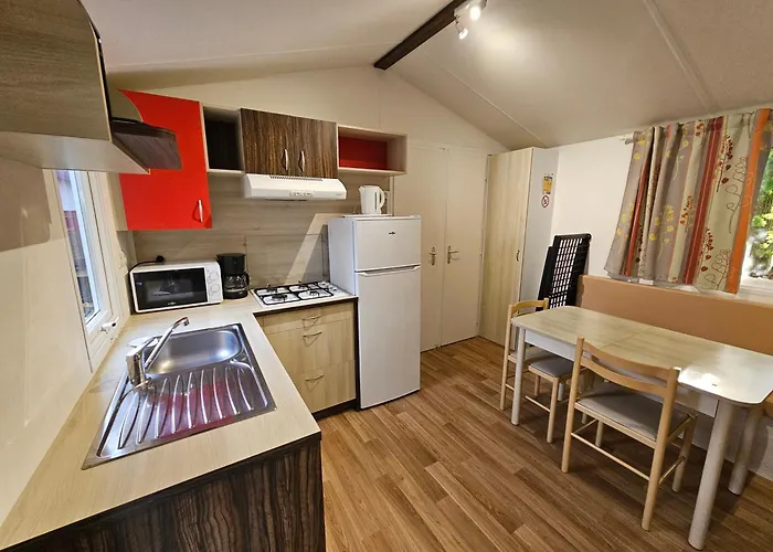 캠프장 La Pindiere 3*